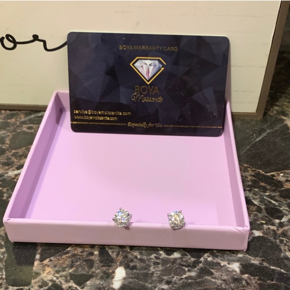 Moissanite 2cttw earrings
